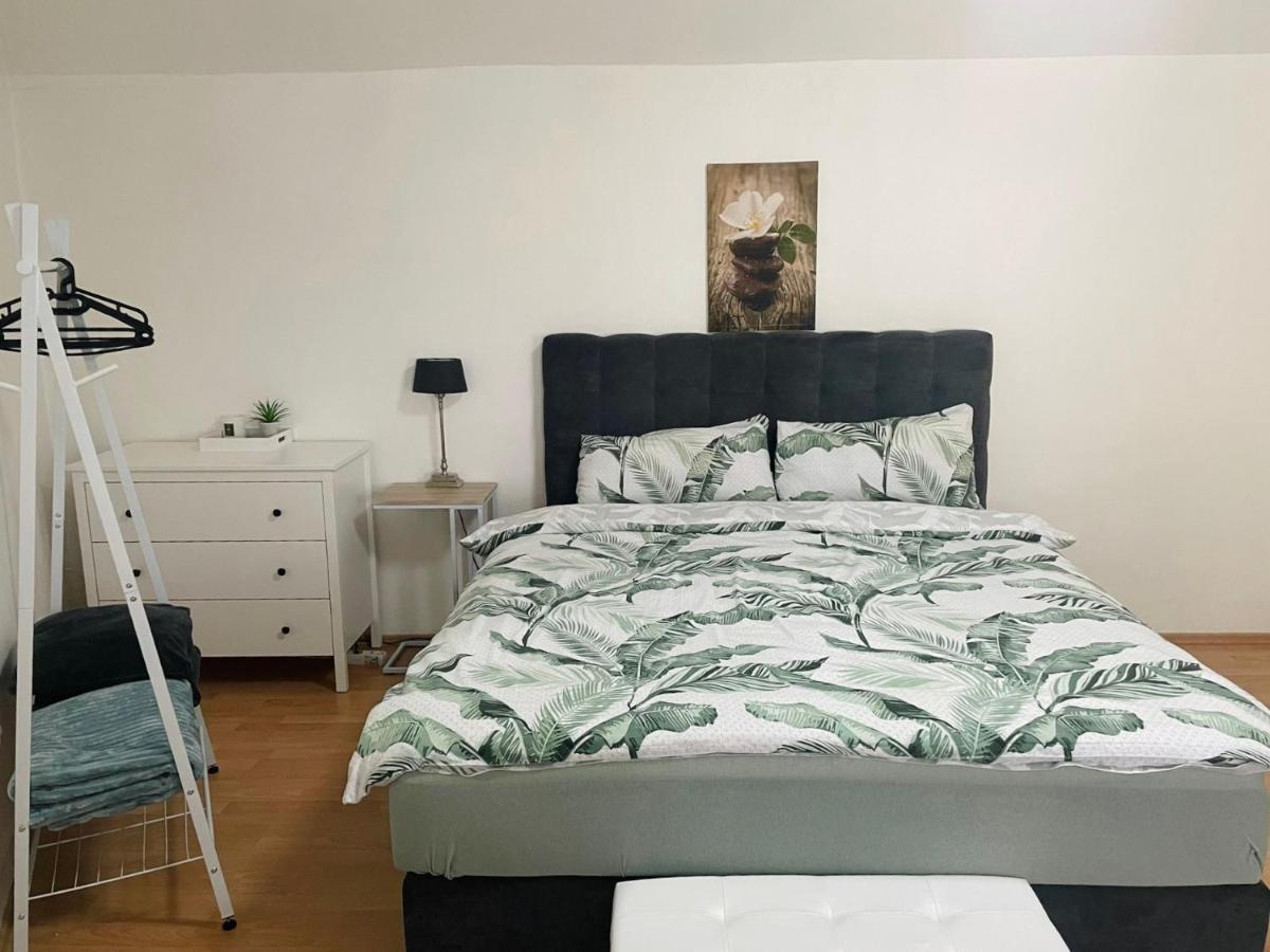 Easystay#2 Cozy Studio In Kliniknaehe, Mit Netflix,Kueche & Bad Бад-Эйнхаузен Экстерьер фото